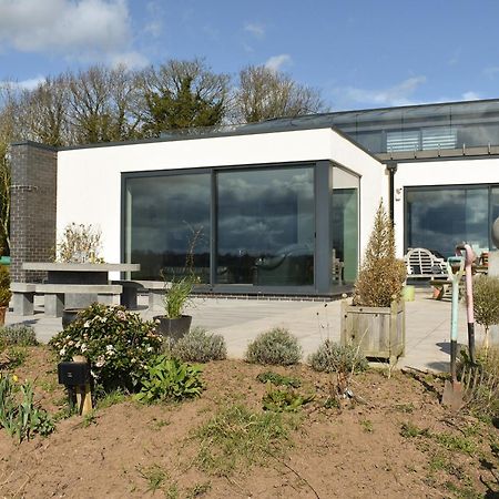 Park Barn Villa Whittington  Exteriör bild